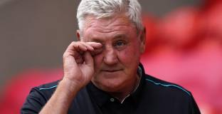  Брус обмисля да прекрати кариерата си 